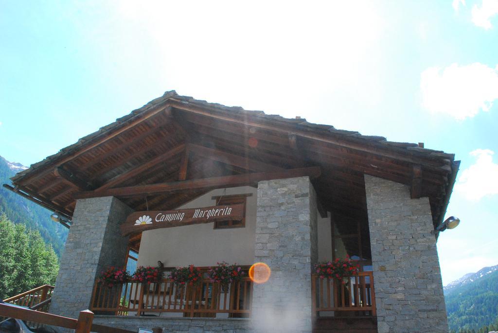 Margherita Camping & Resort Gressoney-Saint-Jean Esterno foto
