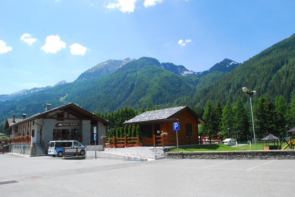 Margherita Camping & Resort Gressoney-Saint-Jean Esterno foto